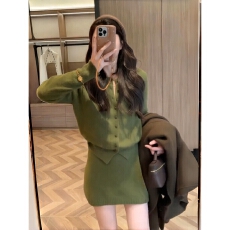 批发淑女文艺风<b class='q'>时尚</b>套装日常约会穿搭2026秋冬新款针织衫短裙两件套女