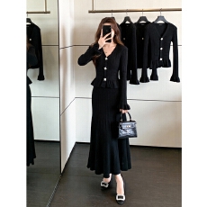 批发法式文艺复古名媛风套装春季新款荷叶边设计V领针织衫长裙两件套