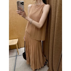 批发波西米亚度假风<b class='q'>镂空</b>冰丝针织背心套装26夏新款百褶半身裙两件套女