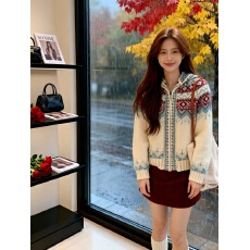 批发已到货 费尔岛提花拉链毛衣开衫女冬季加厚圣诞穿搭宽松连帽针织