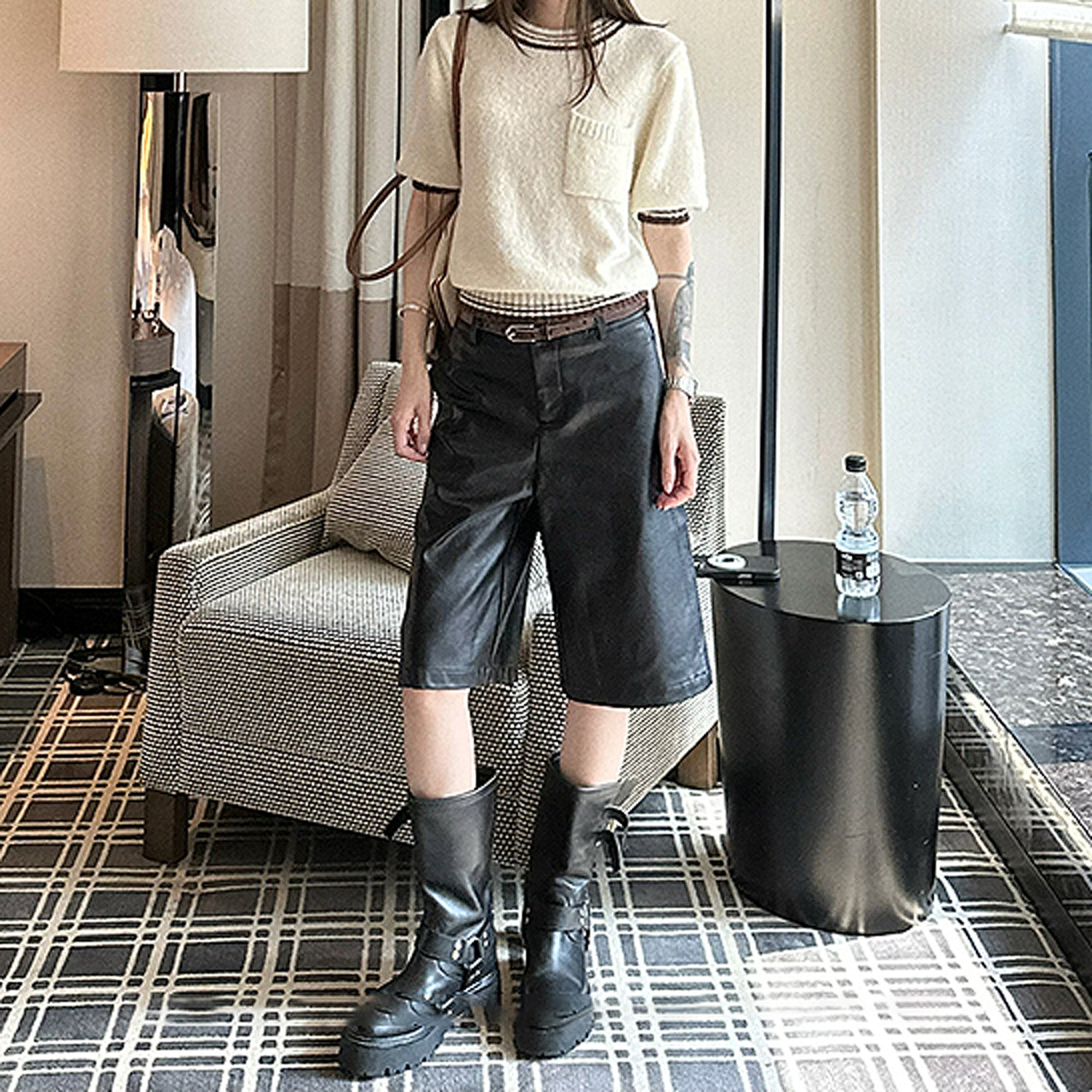 레트로 스트레이트 PU 가죽 바지 여성 가을 새로운 세련된 품격 다용도 루즈핏 슬림해 보이는 하이웨이스트 반바지 오부 바지