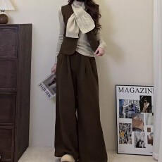 批发实拍夹棉韩版复古马甲套<b class='q'>装</b>女2025冬阔腿<b class='q'>裤</b><b class='q'>四件套</b>百搭围巾气质穿搭