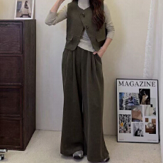 批发实拍  新款法式设计感小众气质高级感牛角扣马甲打底衫休闲<b class='q'>裤</b>套<b class='q'>装</b>