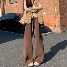 批发美拉德咖色灯芯绒阔腿裤女<b class='q'>秋</b>冬新款高腰垂感气球弯刀裤窄版梧桐裤