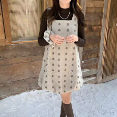 批发实拍圣诞新年套装红色背心裙复古显瘦裙冬季<b class='q'>打底</b>衫韩系发圈三件套