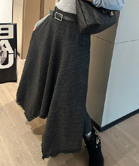 실사 레트로 품격 루즈핏 체크무늬 술 반신 스커트 여성 겨울 봄 새로운 불규칙 밑단 한 마디 중간 길이 스커트