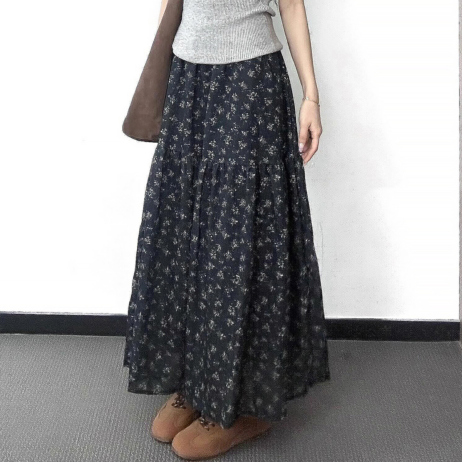 2026 봄 새로운 레트로 문예 하이웨이스트 슬림해 보이는 꽃무늬 반신 스커트 여성 레저 A라인 스커트 중간 길이 우산 치마