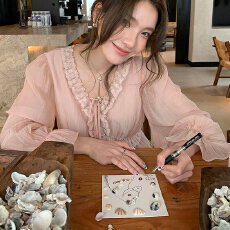 批发法式温柔甜美风木耳边衬衫女早春巨好看气质百搭橘粉色<b class='q'>喇叭袖</b><b class='q'>上衣</b>