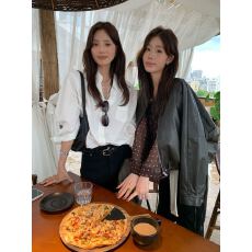 批发女装2026早秋季韩系高智感<b class='q'>通勤</b>V领蕾丝拼接衬衫宽松上衣