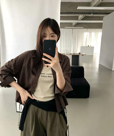 이른 가을 미니멀리즘 폴로 칼라 펌프 로프 디자인 센스 쇼트 스타일 셔츠 스택 착용 알파벳 프린트 조끼 세트 여성