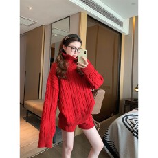 批发红色麻花跨年高领毛衣套装女2025新款冬季高级感针织短裤两件套潮