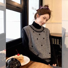 韩系甜美爱心针织背心女秋冬新款百搭时尚宽松叠穿毛衣马甲上衣