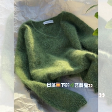 批发软糯奶呼呼绿色V领浣熊绒毛衣女<b class='q'>秋</b>冬外穿小个子宽松慵懒针织上衣