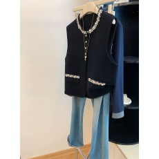 批发设计感小众针织<b class='q'>马甲</b>女春秋2025新款外搭背心不对称毛衣开衫小坎肩