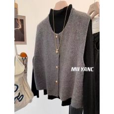 批发温柔系单排扣小金扣子气质<b class='q'>百搭</b>针织马甲背心女叠穿内搭坎肩上衣女