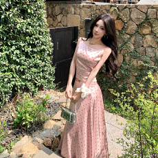 批发海边度假风套装粉色纯欲波点吊带背心女春季气质<b class='q'>长裙</b>半身裙两件套