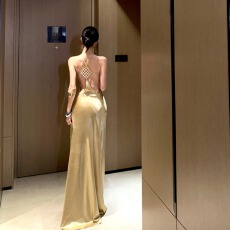 批发挂脖<b class='q'>连衣裙</b>气质名媛生日小<b class='q'>礼服</b>重工钉钻性感镂空露背收腰缎面长裙