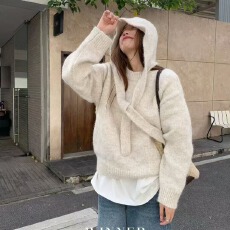 批发好质量时尚软糯浣熊绒宽松套头<b class='q'>毛衣</b>+围脖帽子两件套装