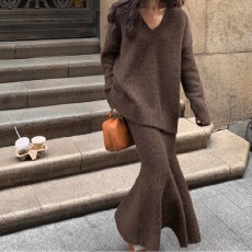 批发UM慵懒风毛衣套装裙女<b class='q'>秋</b>冬V领套头针织羊毛上衣半身裙时尚两件套