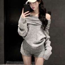 批发灰色小个子套装女秋冬休闲慵懒一字肩长袖针织上衣毛衣<b class='q'>短裤</b>两件套