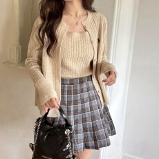 批发韩版ins风<b class='q'>开衫</b>麻花圆领修身针织羊绒<b class='q'>开衫</b>毛衣+吊带背心两件套装