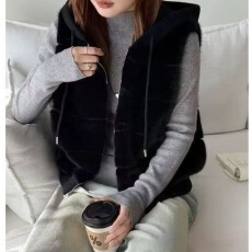 批发杏色连帽仿貂毛毛马甲女秋<b class='q'>冬</b>韩系坎肩外套叠穿保暖马夹高级感上衣