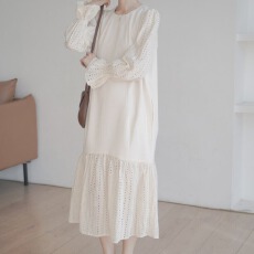 批发<b class='q'>白色</b>长袖连衣裙女2025新款早春流行风格温柔绝美镂空拼接鱼尾<b class='q'>长裙</b>