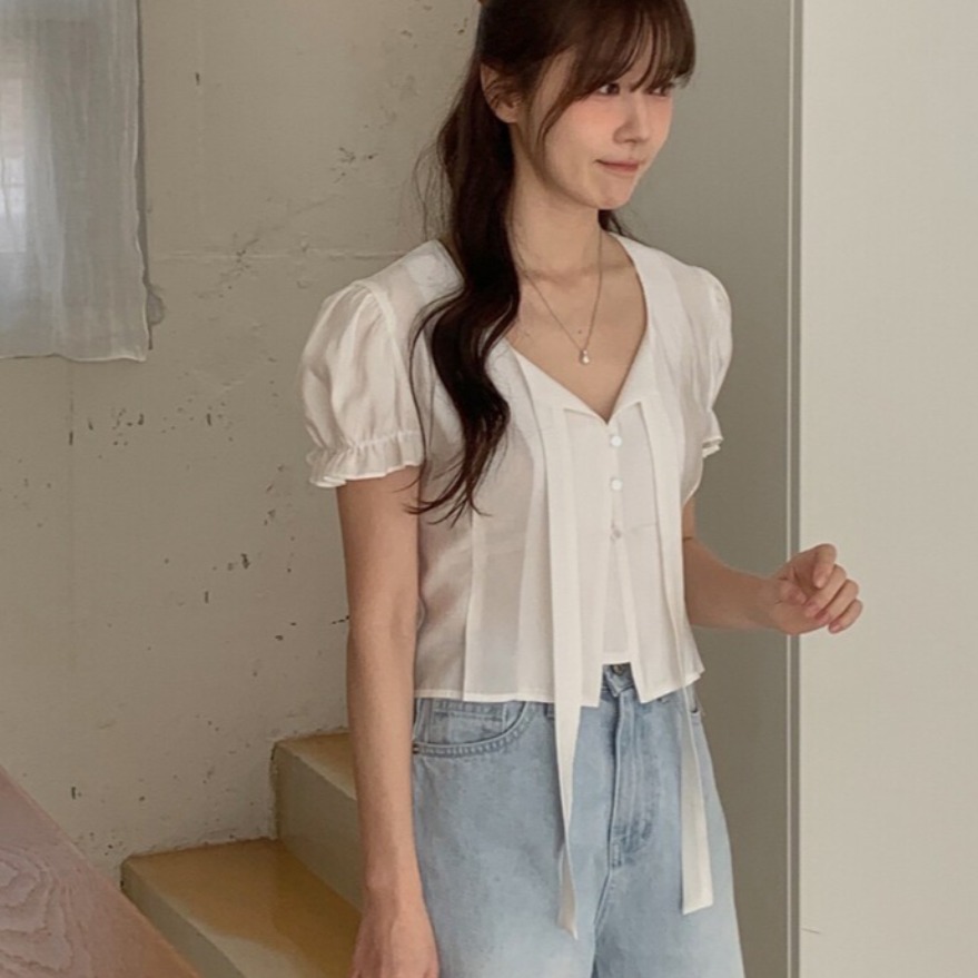 한 부서 chic Chic 반 개방 칼라 리본 나팔 반팔 여성 셔츠 여름 2025 새로운 작은 대중 고유 한 맨위