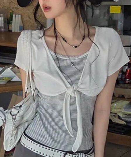 2026 한 부서 배색 나비 매듭 스트랩 디자인 센스 슬림해 보이는 다용도 페이크 레이어드 반팔 티셔츠 맨위