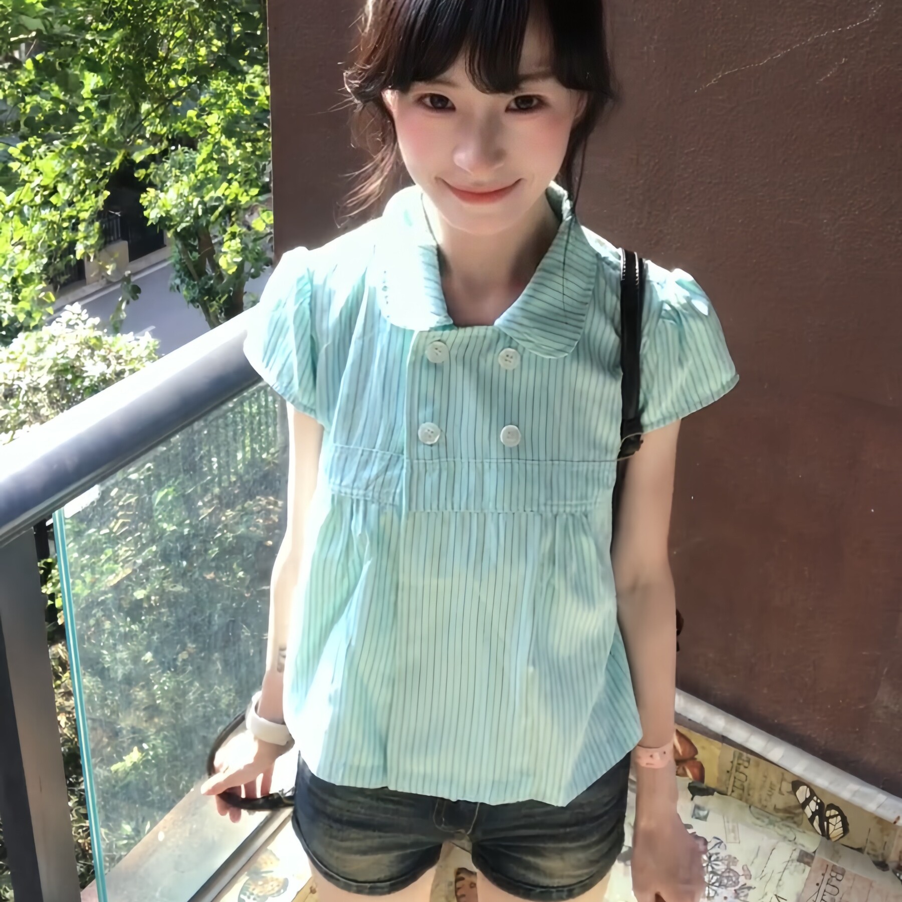 한 부서 달콤함 베이비 칼라 이중 버튼 스트라이프 반팔 여성 셔츠 여름 새로운 도파민 슬림해 보이는 작은 셔츠 맨위