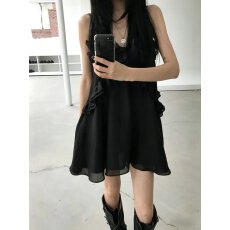 批发设计感拼接木耳边吊带连衣裙女2026夏季新款复古A字背心短裙子