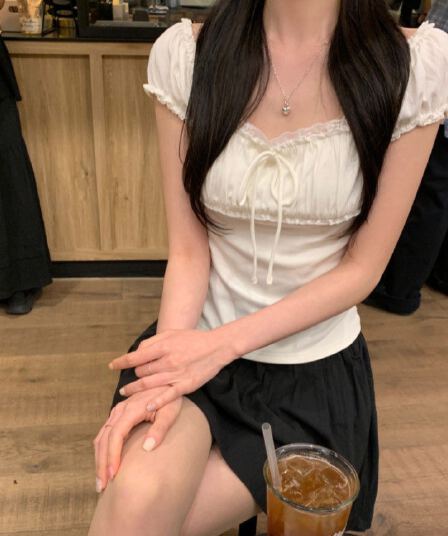 한 부서 거품 소매 레이스 레이스 반팔 티셔츠 여성 여름 몸매 가꾸기 슬림해 보이는 달콤함 품격 연령 감소 쇼트 스타일 맨위