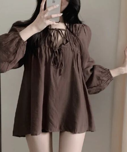 디자인 센스 V넥 주름 펌프 로프 시폰 셔츠 여성 봄 패션 큰 진자 거품 소매 셔츠 다용도 품격 맨위