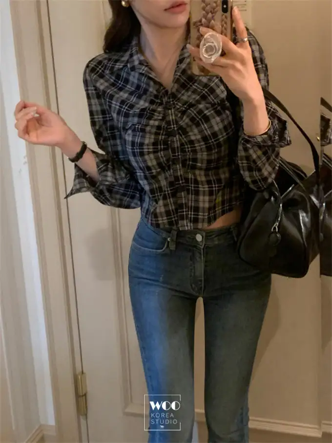 폴드 칼라 체크 무늬 크롭 셔츠 상세 이미지 13