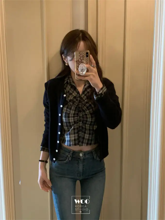 폴드 칼라 체크 무늬 크롭 셔츠 상세 이미지 19