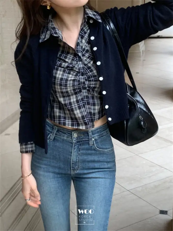 폴드 칼라 체크 무늬 크롭 셔츠 상세 이미지 20