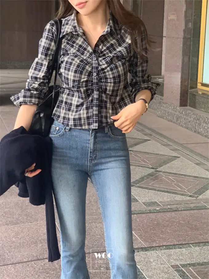 폴드 칼라 체크 무늬 크롭 셔츠 상세 이미지 24