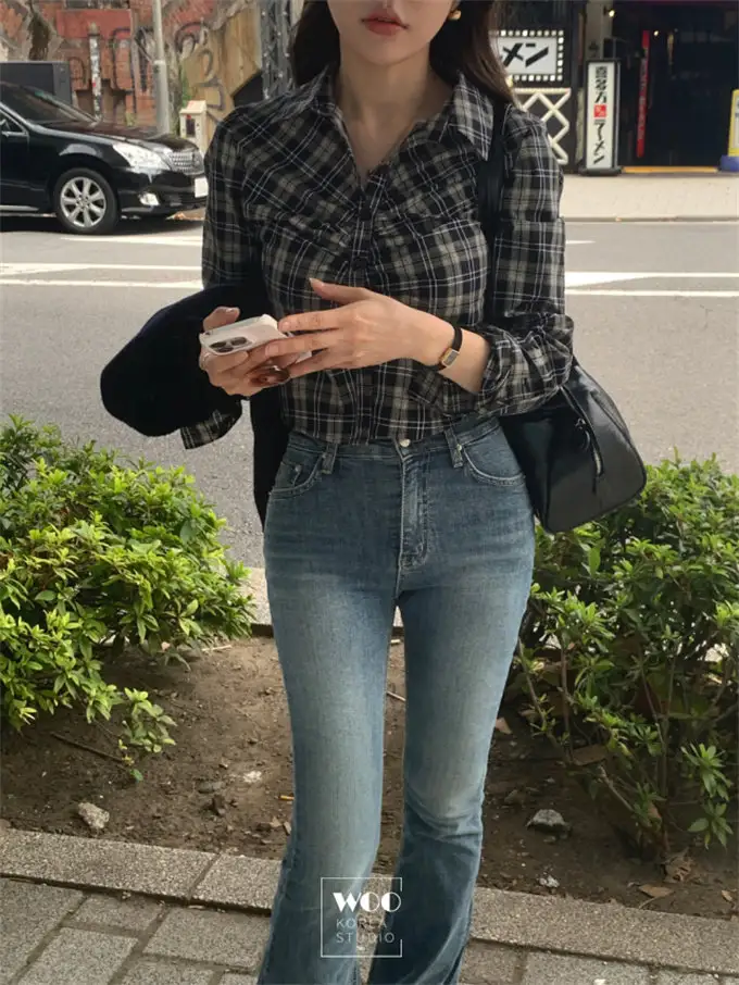 폴드 칼라 체크 무늬 크롭 셔츠 상세 이미지 26
