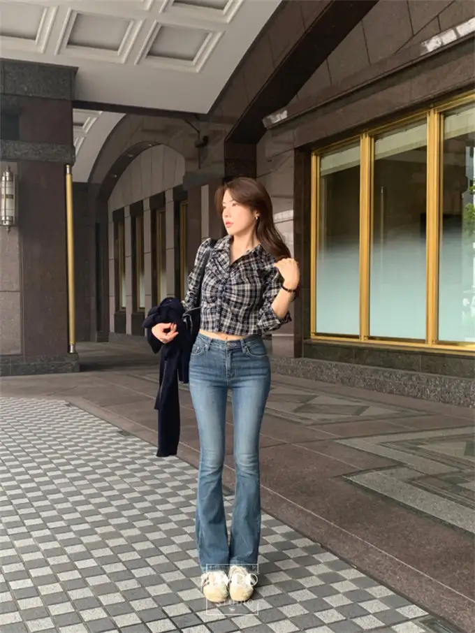 폴드 칼라 체크 무늬 크롭 셔츠 상세 이미지 27