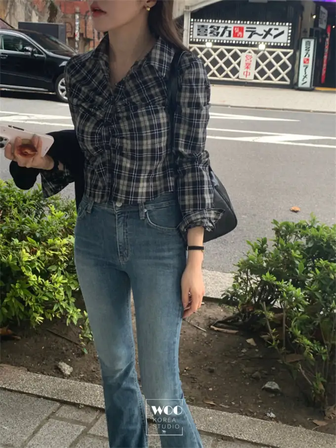 폴드 칼라 체크 무늬 크롭 셔츠 상세 이미지 29