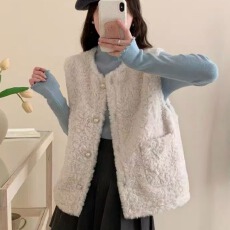 批发秋<b class='q'>冬</b>季高级感皮毛一体圆领无袖马甲气质洋气减龄短外套