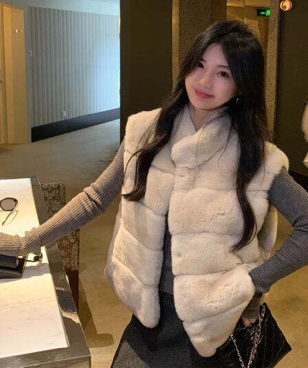 터틀넥 지퍼 모방 수달 털 조끼 여자 2026 봄 드레스 새로운 쇼트 스타일 피모 하나 플리스 조끼 자켓 트렌디