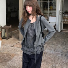 批发2026新款韩系温柔气质显瘦格纹吊带开衫两件套上衣女<b class='q'>春</b>秋女