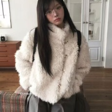 批发高级感圈圈毛单排扣短款仿<b class='q'>皮草</b><b class='q'>外套</b>女2025冬季新款小个子纯色上衣