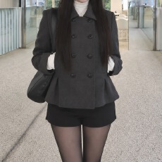 批发学院风双排扣短外套女2026秋季新款设计感小众压褶西装上衣