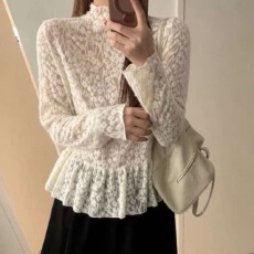 批发2026新款水貂蕾丝<b class='q'>花朵</b><b class='q'>上衣</b>打底内搭米白色