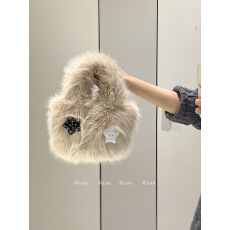 批发实拍特冬日毛毛星星手提水桶包