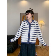 批发慵懒风条纹连帽针织开衫女<b class='q'>韩版</b>2025秋冬新款休闲宽松减龄毛衣外套