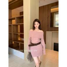 批发韩系温柔风一字肩<b class='q'>连衣裙</b>女秋冬新款高级感气质修身显瘦针织裙