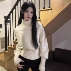 批发秋冬加厚白色高领<b class='q'>毛衣</b>女韩系修身高级感可内搭外穿慵懒风针织上衣